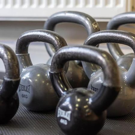 The Wellness Lodge- Gym, Table Tennis, Cinema, Parking And More! Bath Extérieur photo