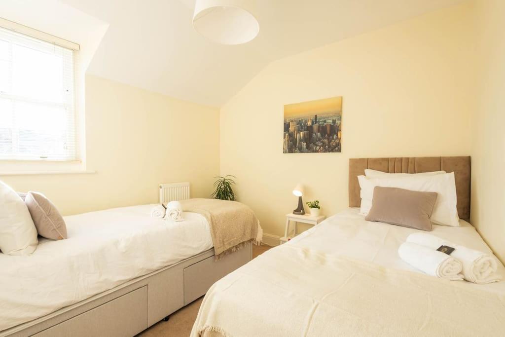 The Wellness Lodge- Gym, Table Tennis, Cinema, Parking And More! Bath Extérieur photo