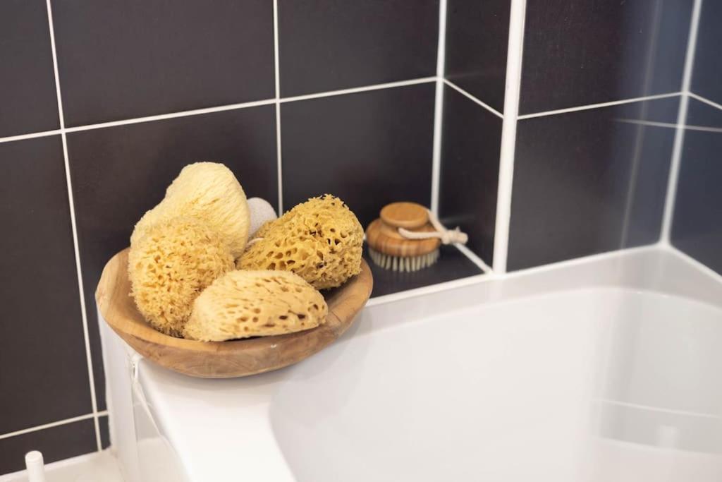 The Wellness Lodge- Gym, Table Tennis, Cinema, Parking And More! Bath Extérieur photo