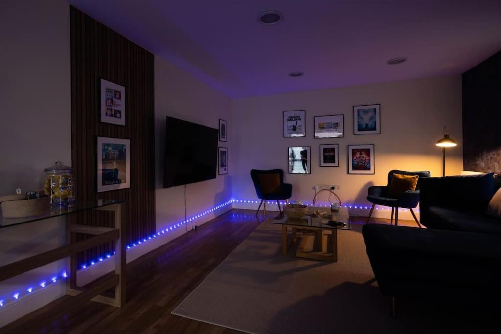 The Wellness Lodge- Gym, Table Tennis, Cinema, Parking And More! Bath Extérieur photo