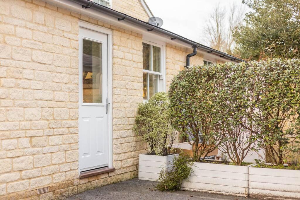 The Wellness Lodge- Gym, Table Tennis, Cinema, Parking And More! Bath Extérieur photo