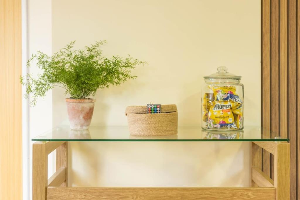The Wellness Lodge- Gym, Table Tennis, Cinema, Parking And More! Bath Extérieur photo
