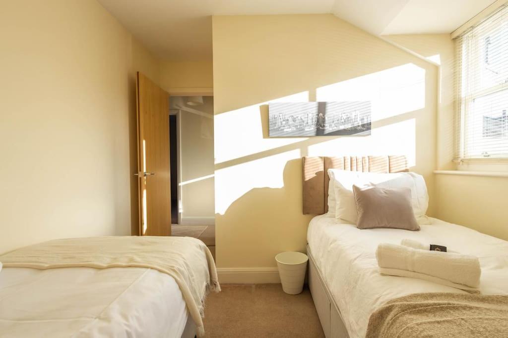 The Wellness Lodge- Gym, Table Tennis, Cinema, Parking And More! Bath Extérieur photo