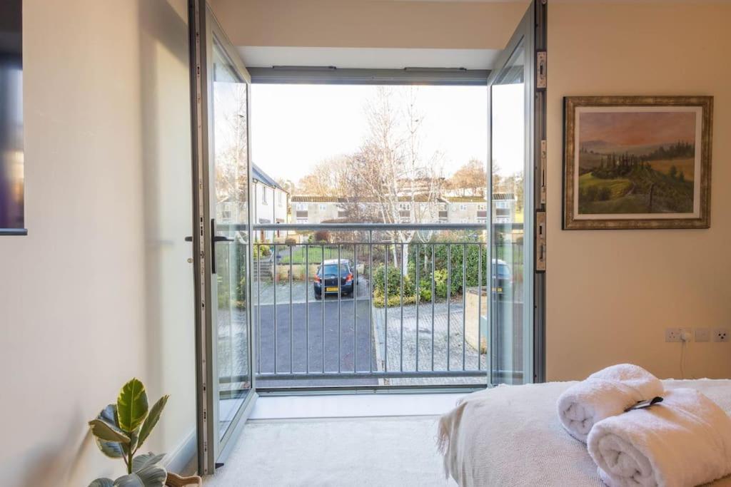 The Wellness Lodge- Gym, Table Tennis, Cinema, Parking And More! Bath Extérieur photo