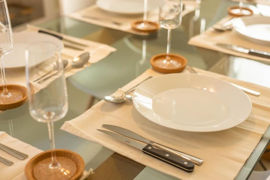 The Wellness Lodge- Gym, Table Tennis, Cinema, Parking And More! Bath Extérieur photo