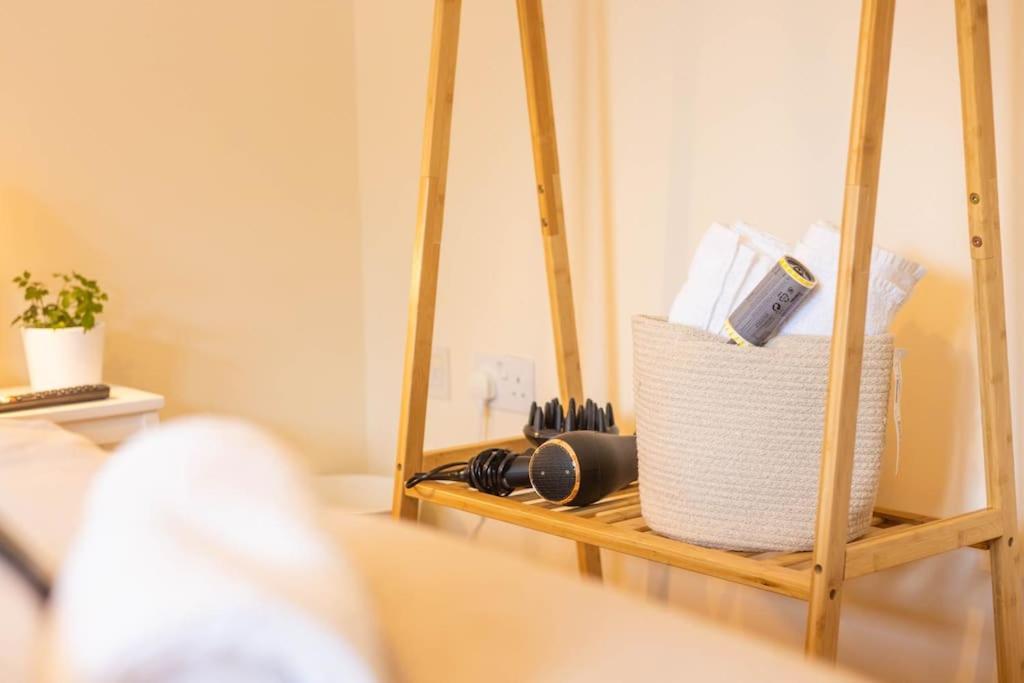 The Wellness Lodge- Gym, Table Tennis, Cinema, Parking And More! Bath Extérieur photo