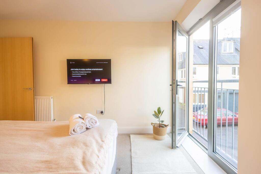 The Wellness Lodge- Gym, Table Tennis, Cinema, Parking And More! Bath Extérieur photo